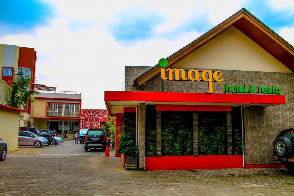בנדונג Image Hotel And Resto מראה חיצוני תמונה